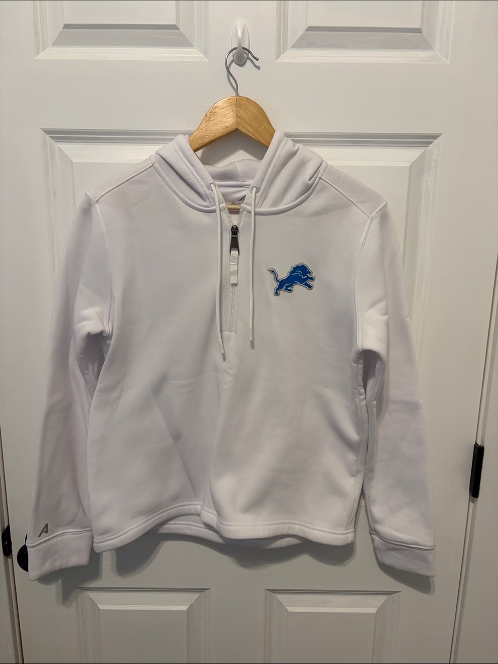 Antigua White Pullover Hoodie with Blue Detroit Lions Patch